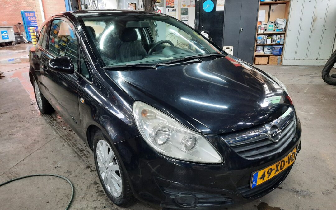 Opel Corsa . 2007 Zwart